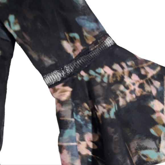 VINCE CAMUTO Floral Print Fit & Flare Dress Bell Sleeve Size 6 - Picture 2 of 5